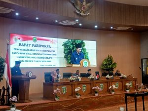 Dewan Perwakilan Rakyat Daerah (DPRD) bersama Pemerintah Kota (Pemkot) Madiun menggelar rapat paripurna dengan agenda Penandatanganan Nota Kesepahaman Rancangan Awal Rencana Pembangunan Jangka Panjang Daerah (RPJPD) Kota Madiun tahun 2025-2045.